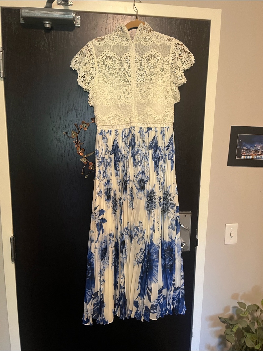 Karen Millen White Lace Top Blue & White Floral Pleated Midi Dress
